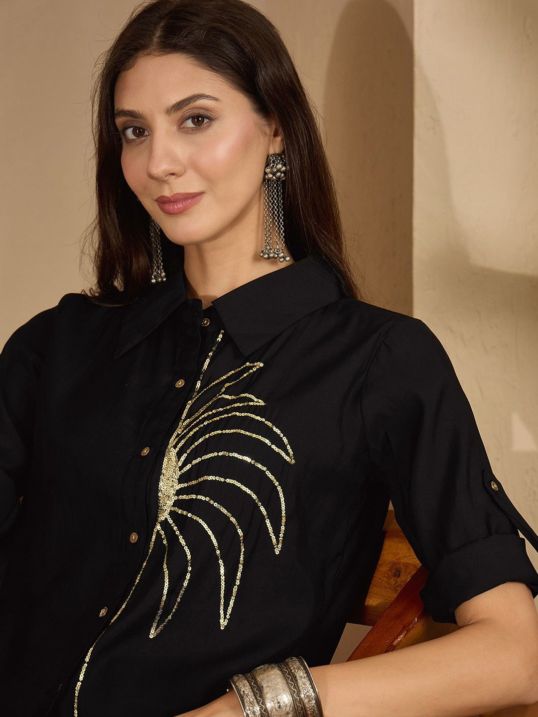 Skylee Pop Floral Embroidered Shirt Collar Sequinned Straight Kurti With Trouser