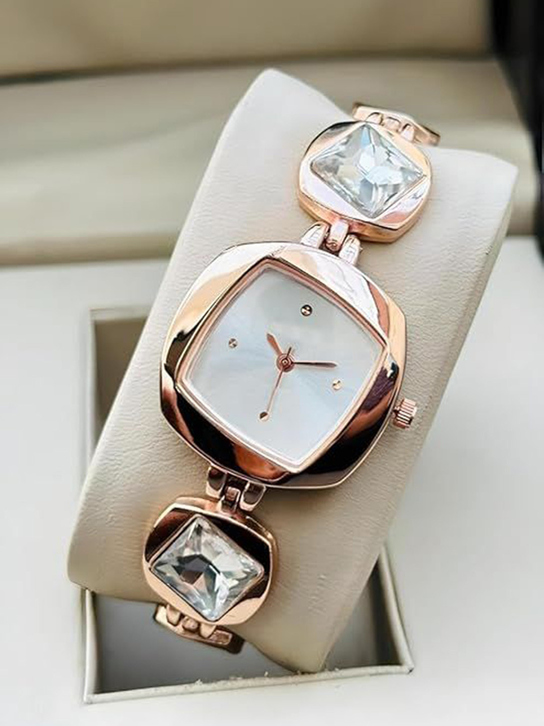 THE SHOPOHOLIC Women Pack Of 2 Bracelet Style Strap Analogue Watch LR-SKY-ROSE-WHITE