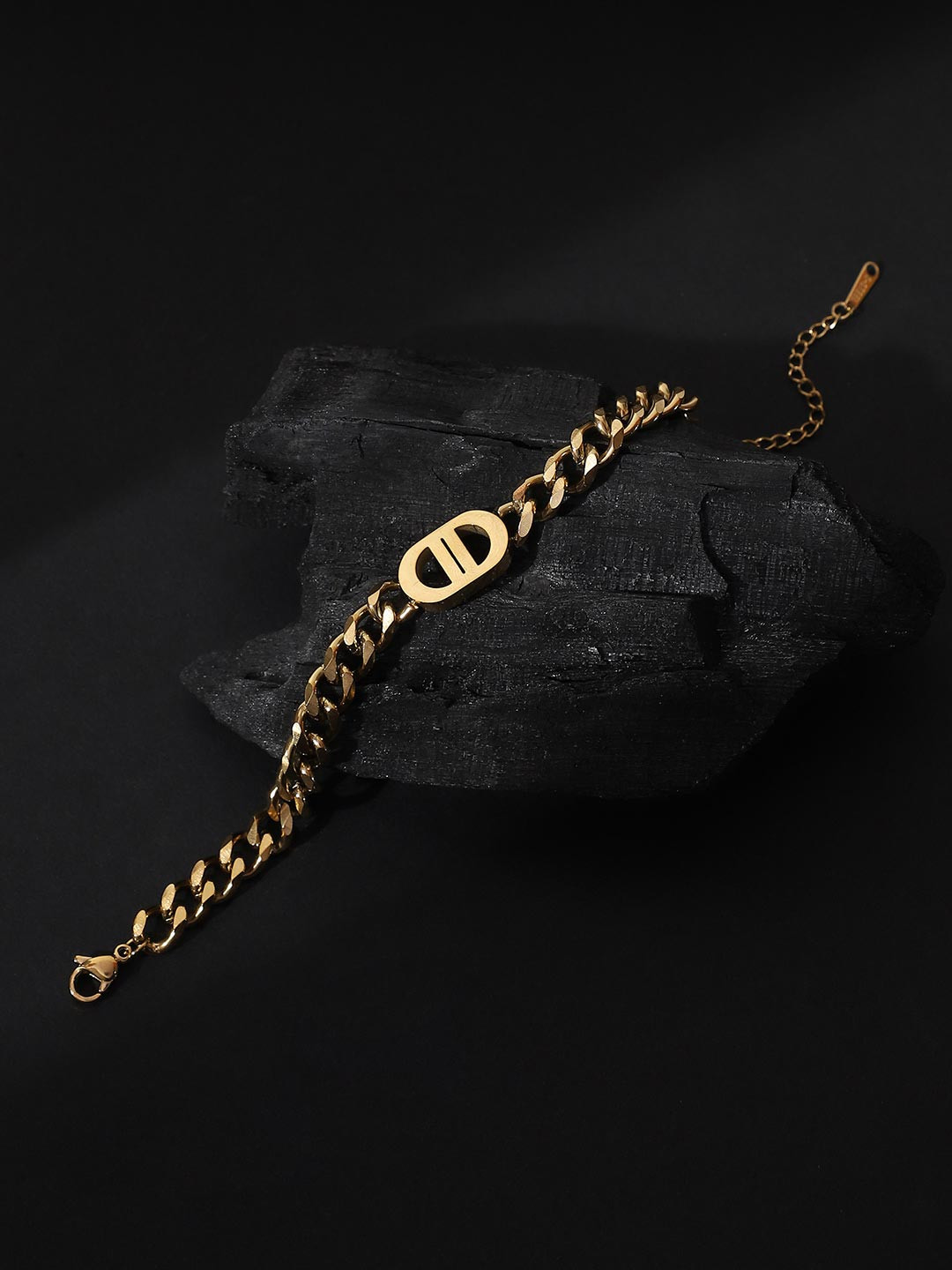 SOHI Women Gold-Plated Curved Link Bracelet