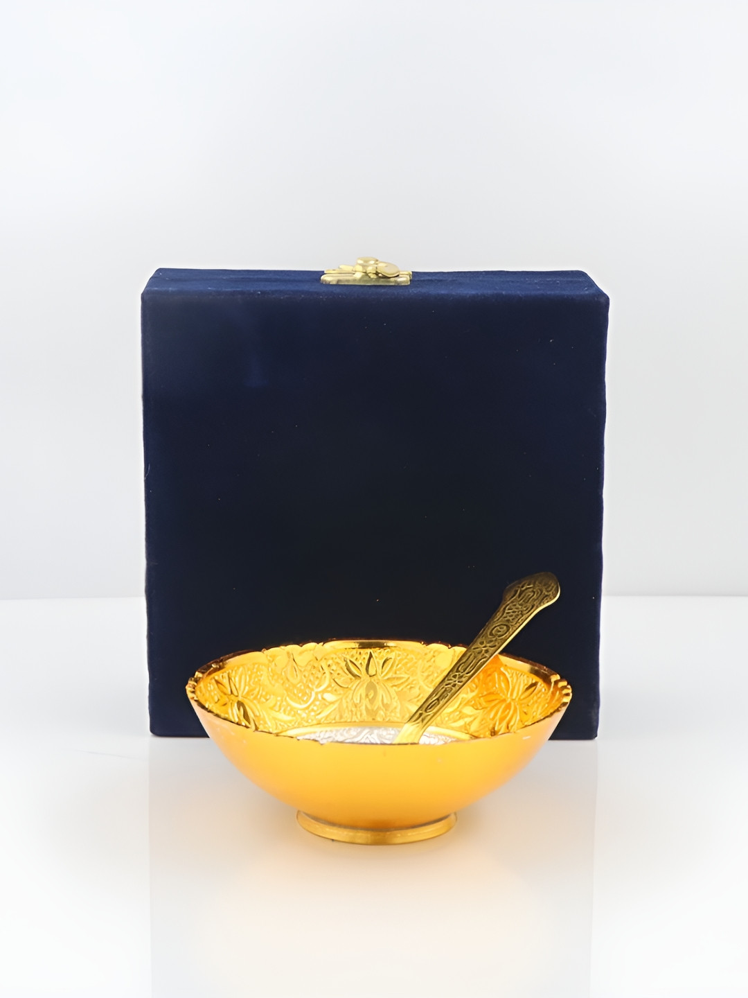 INTERNATIONAL GIFT Textured Bowl With Spoon In Velvet Gift Box