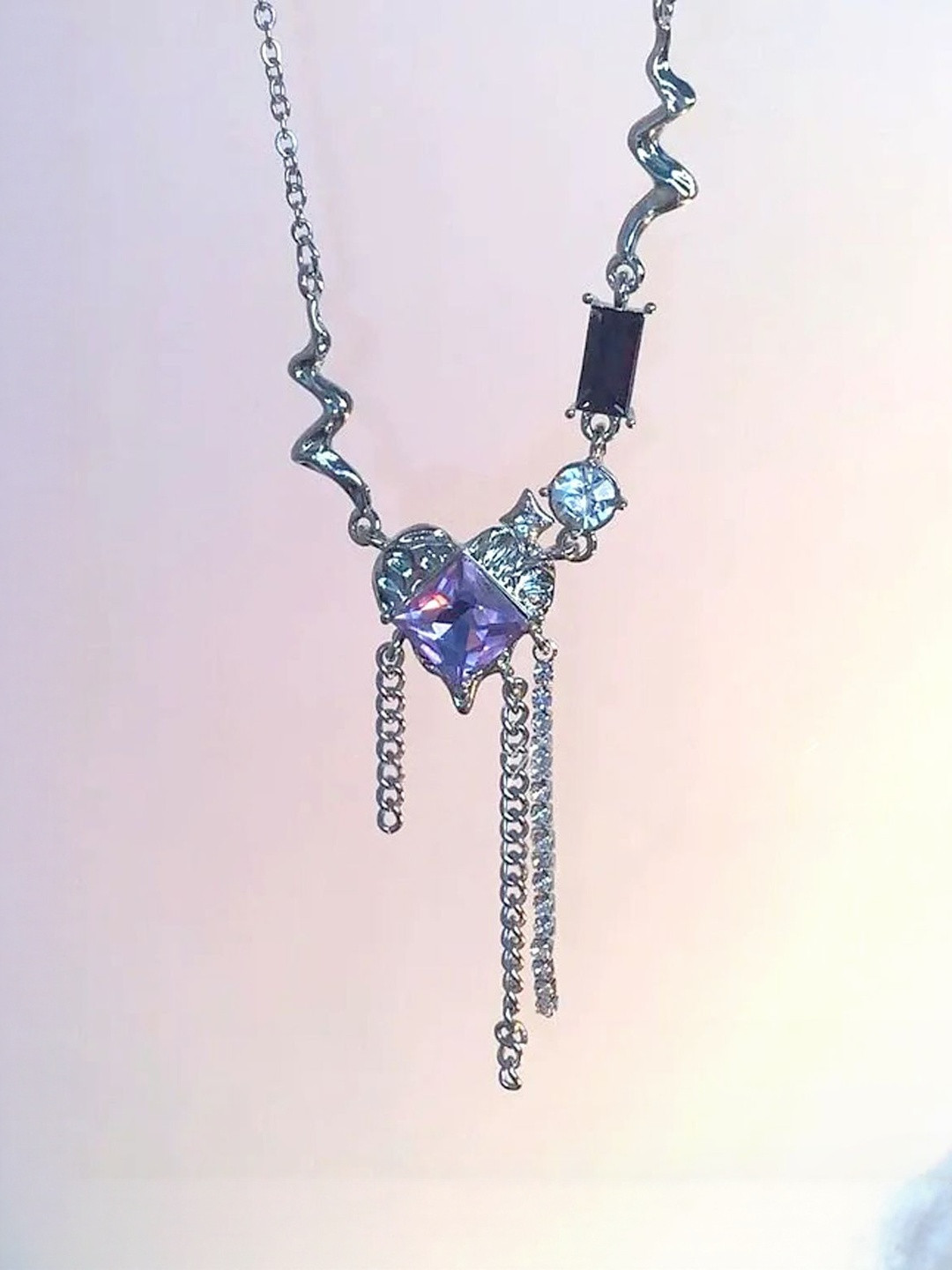 FIMBUL Women Purple And Crystal Stone Silver-Plated Necklace