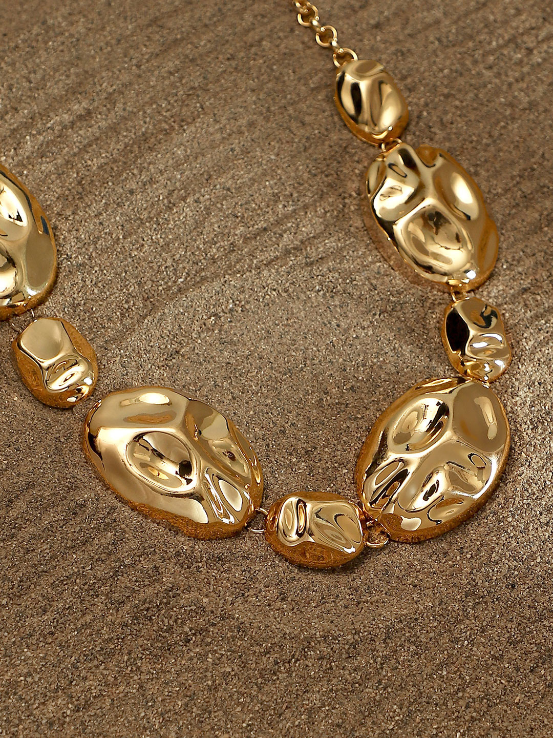 SOHI Gold-Plated The Chunky Dented-Pierre Collar Necklace