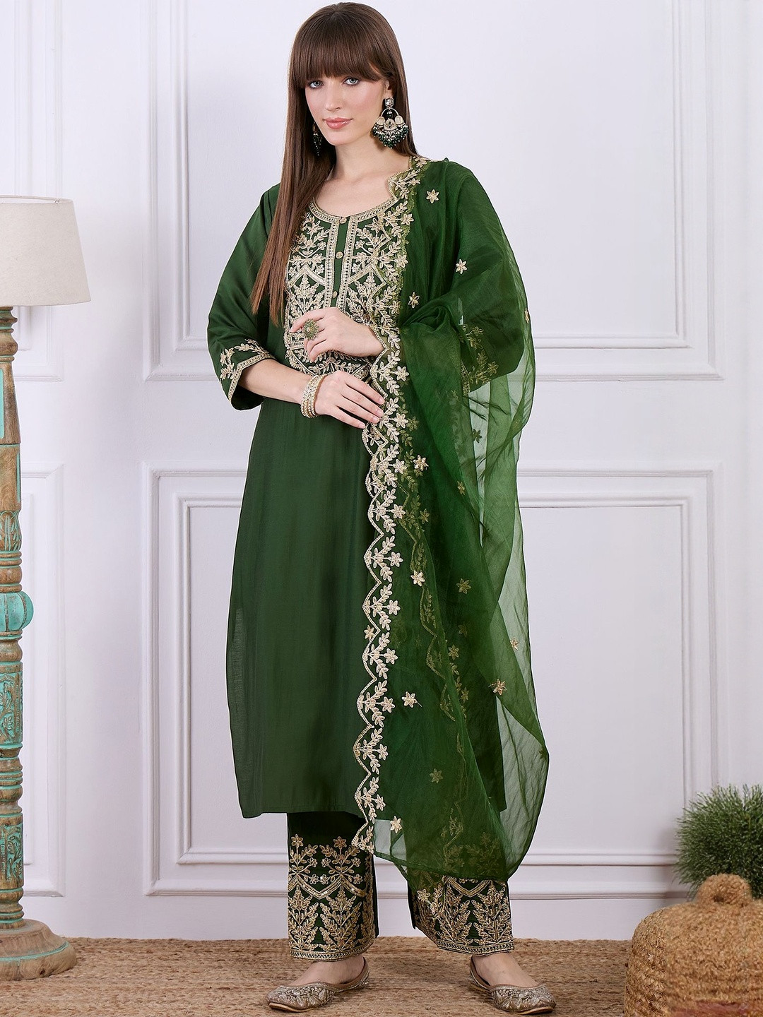 VredeVogel Women Floral Embroidered Kurta with Trousers & Dupatta