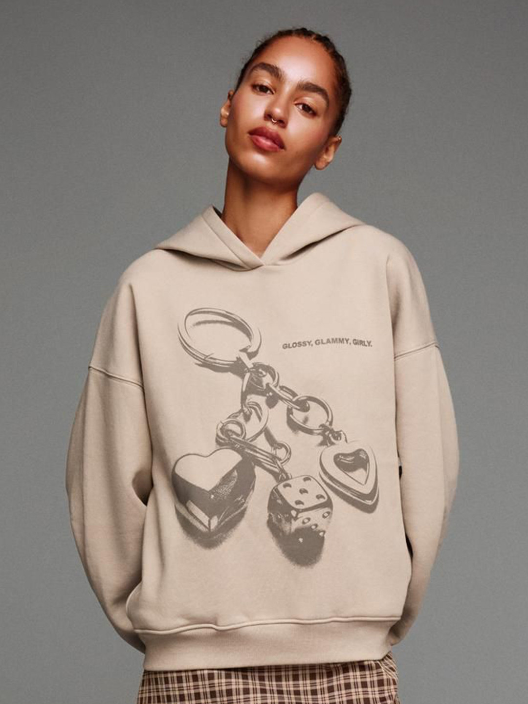 Bershka Women Graphic Printed Full Sleeve Hooded Sweatshirt