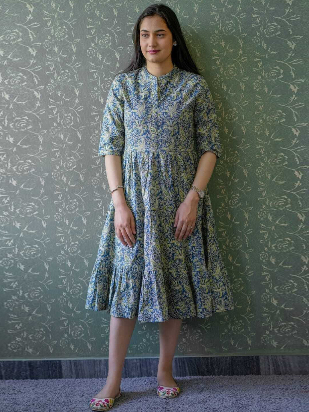 SHRIZA Women Floral Print Fit And Flare Midi Dress