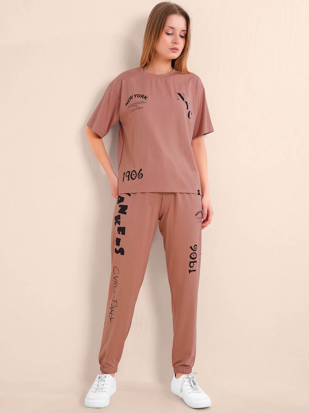 L&M Leisure and Moods Women Printed Pure Cotton T-shirt & Joggers Co-Ords