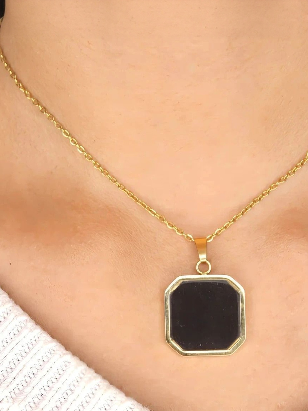 Vivity Women Alloy Artificial Stones and Beads Pendants with Chains