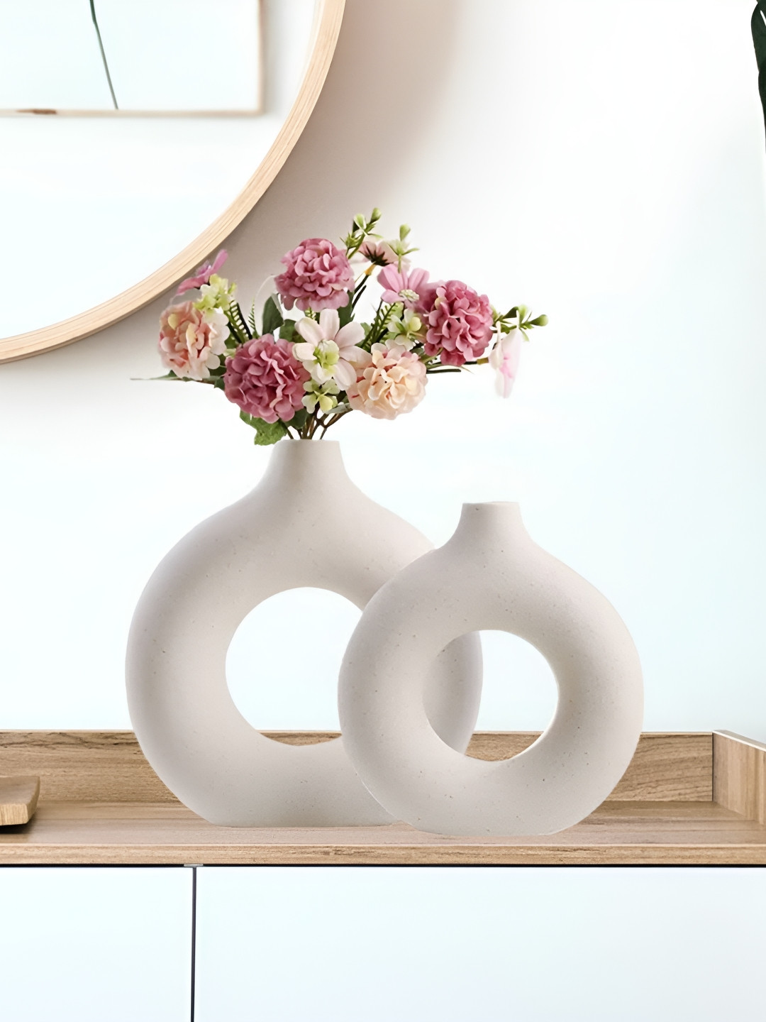THE SACRED GIFTS White 2 Pieces Donut-Shaped Ceramic Flower Vases