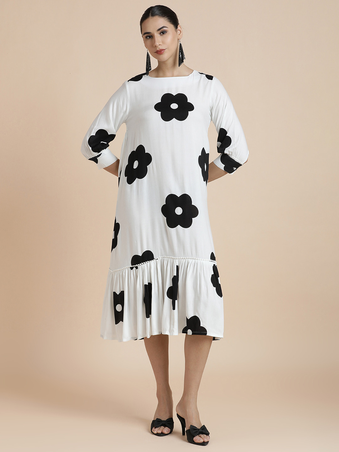 BLACK & BLAH BLAH Women Floral Printed Shift Dress