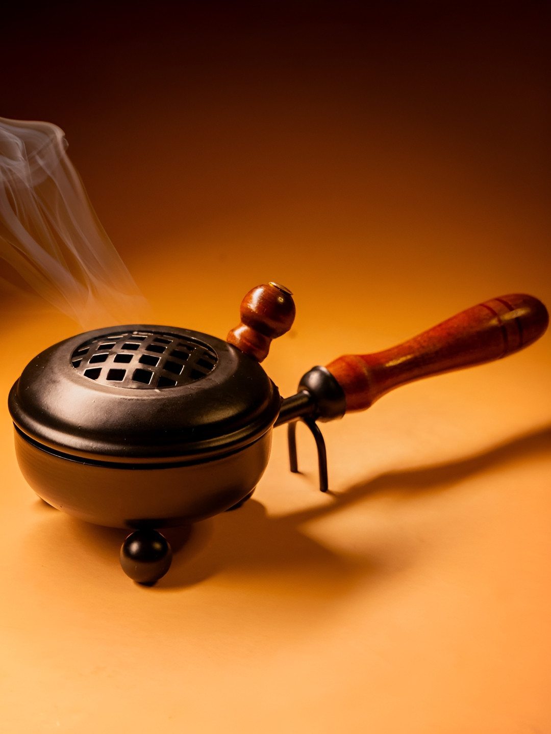 prettykrafts Black & Brown Metal Round Dhoop Dani With Wooden Handle