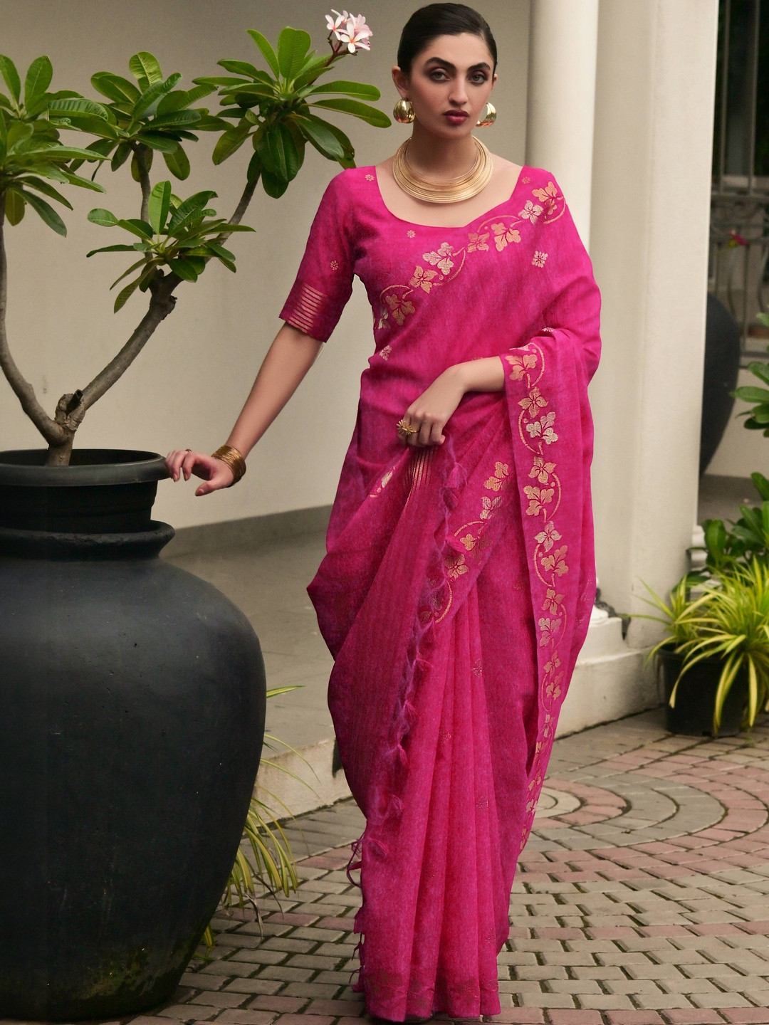 VISHNU WEAVES Linen Silk Saree