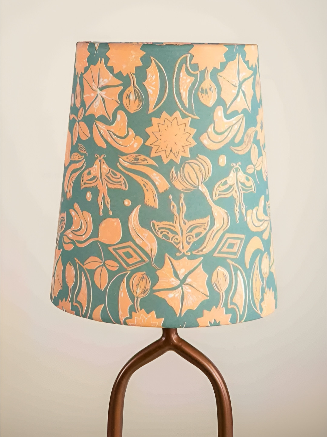 FREEDOM TREE Blue Printed Metal Cylindrical Shaped Table Lamp