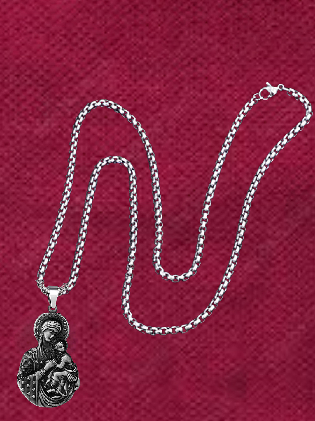 THE MEN GIFT Mary With Infant Jesus Leaf Shaped Pendant With Chain