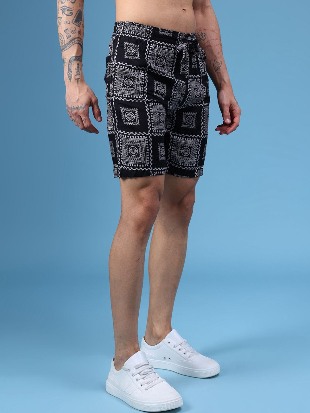 LIMEROAD Men Printed Rayon Shorts