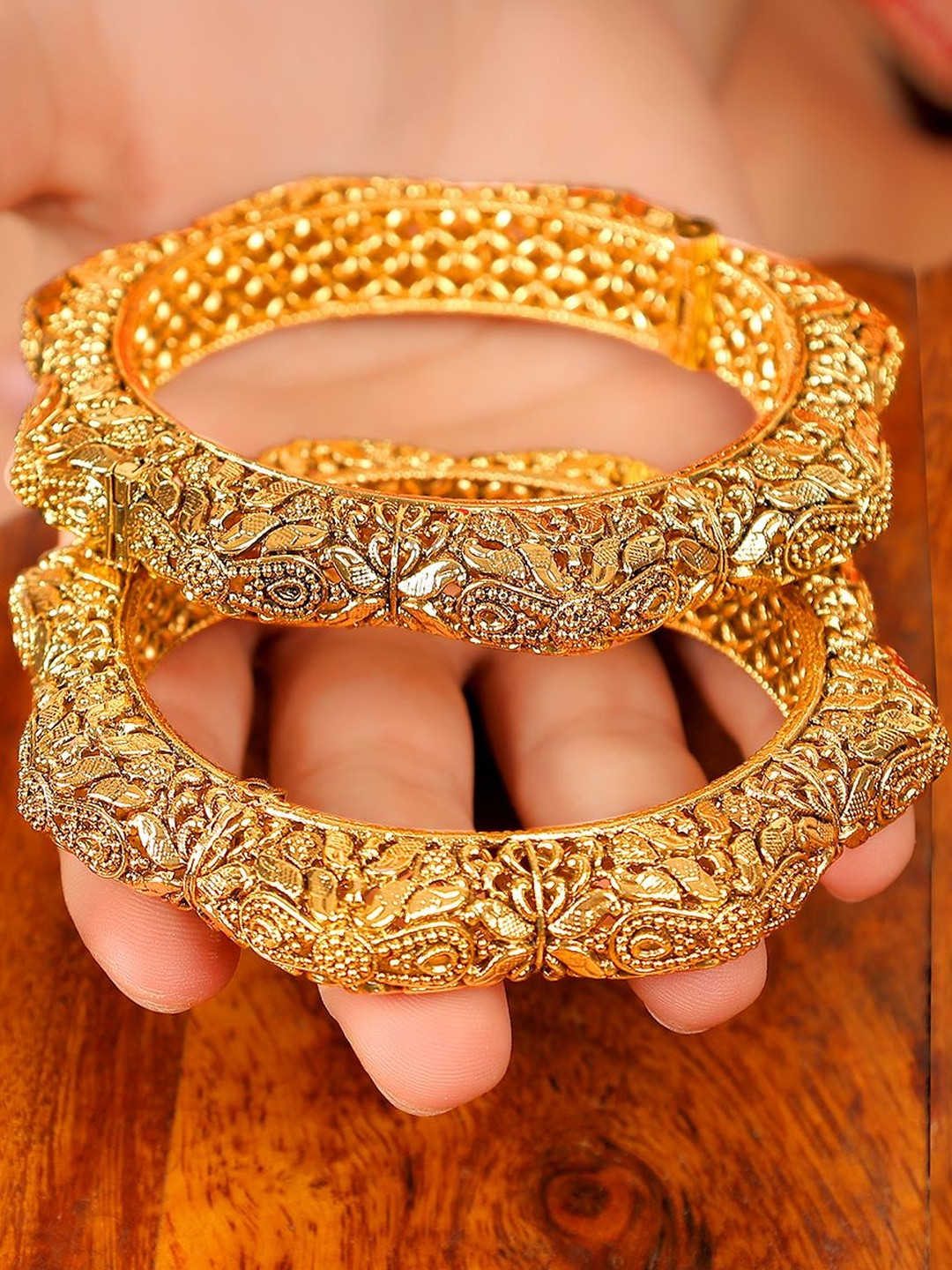 jooltara Women Set Of 2 Gold-Plated Floral & Paisley Design Bangles