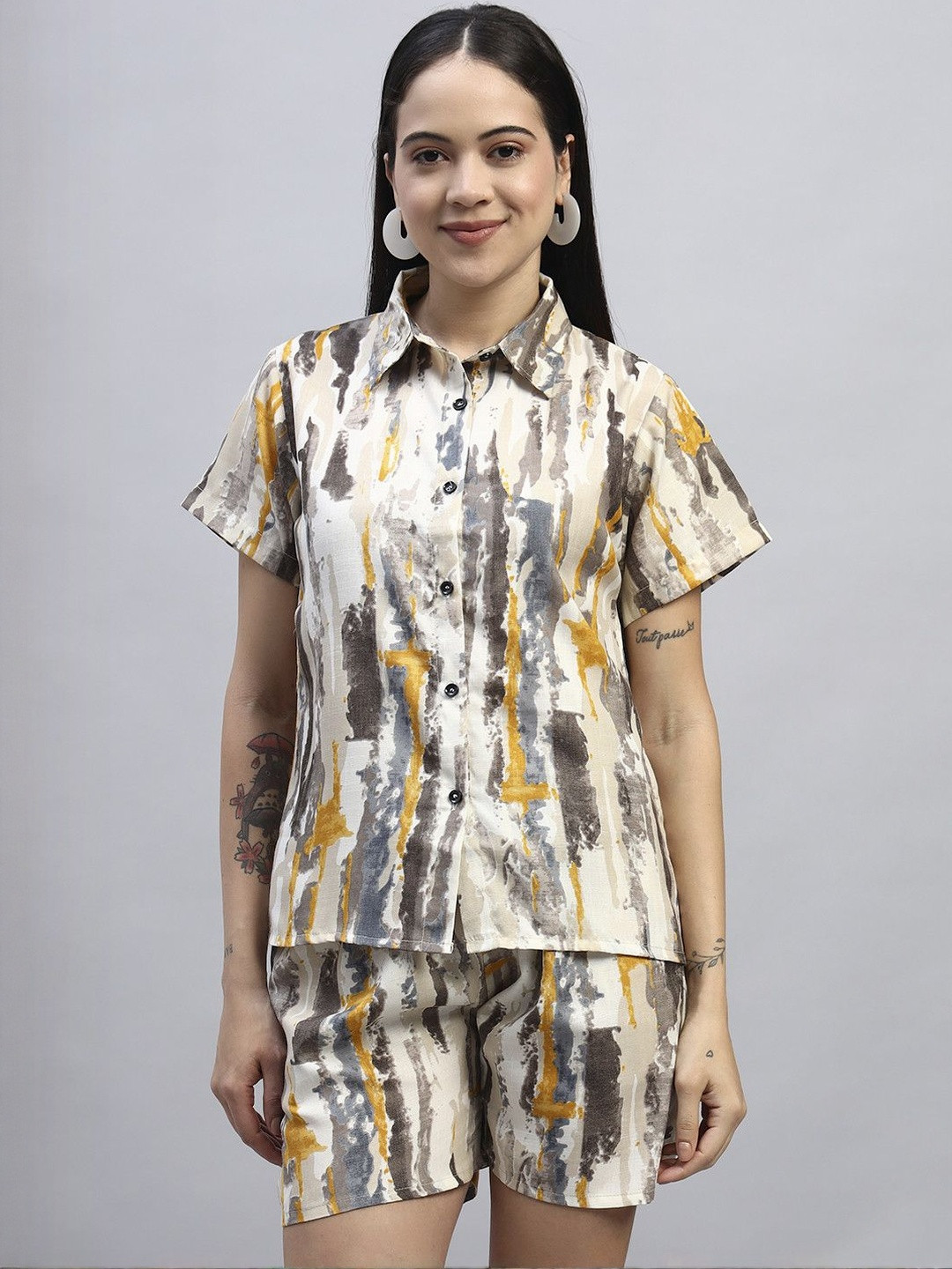 VALUE CREATION Women Abstract Print Shirt & Shorts Co-Ords Set