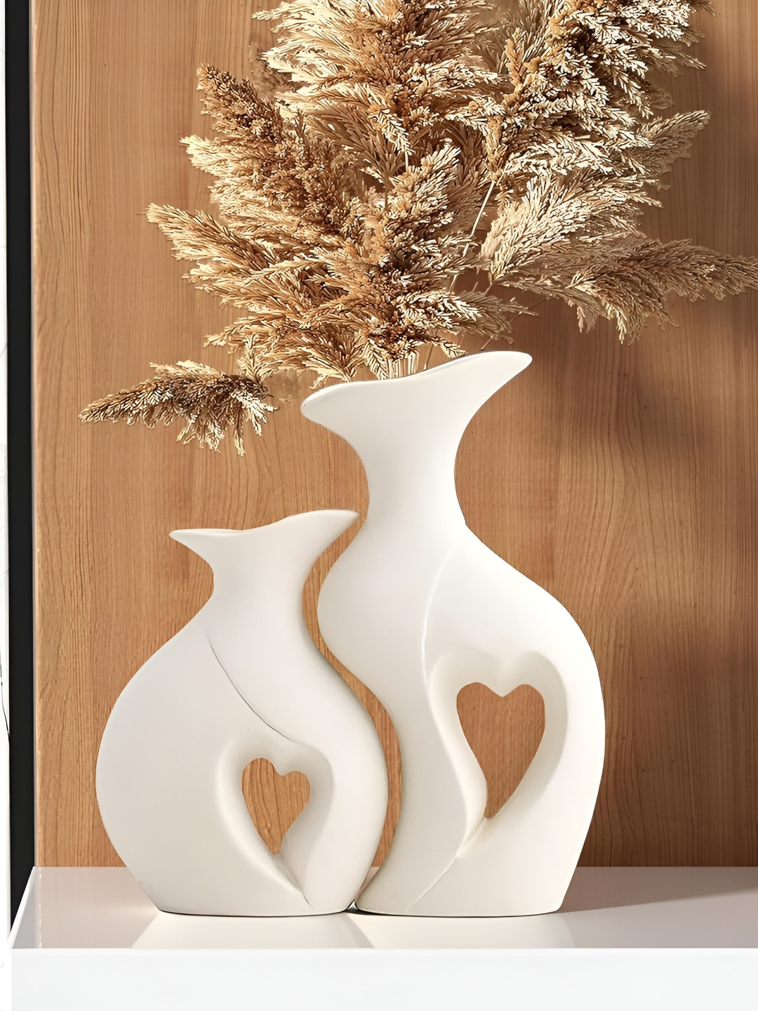 THE SACRED GIFTS White 2 Pieces Heart-Shaped Ceramic Flower Vases