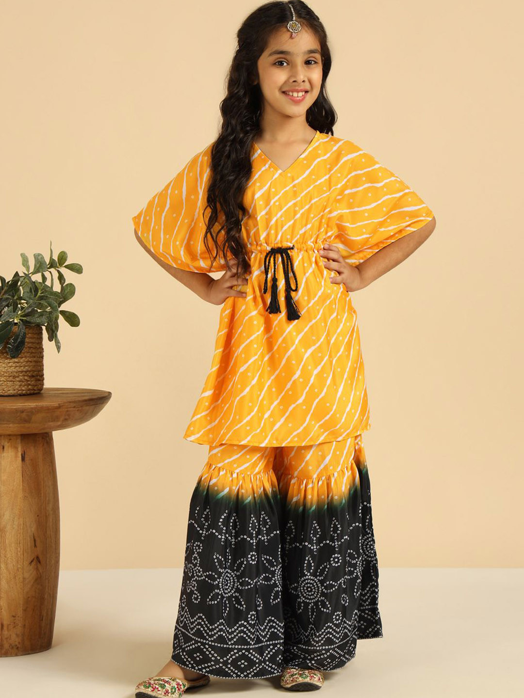 Bugandbees Girls Printed V-Neck Tunic With Sharara