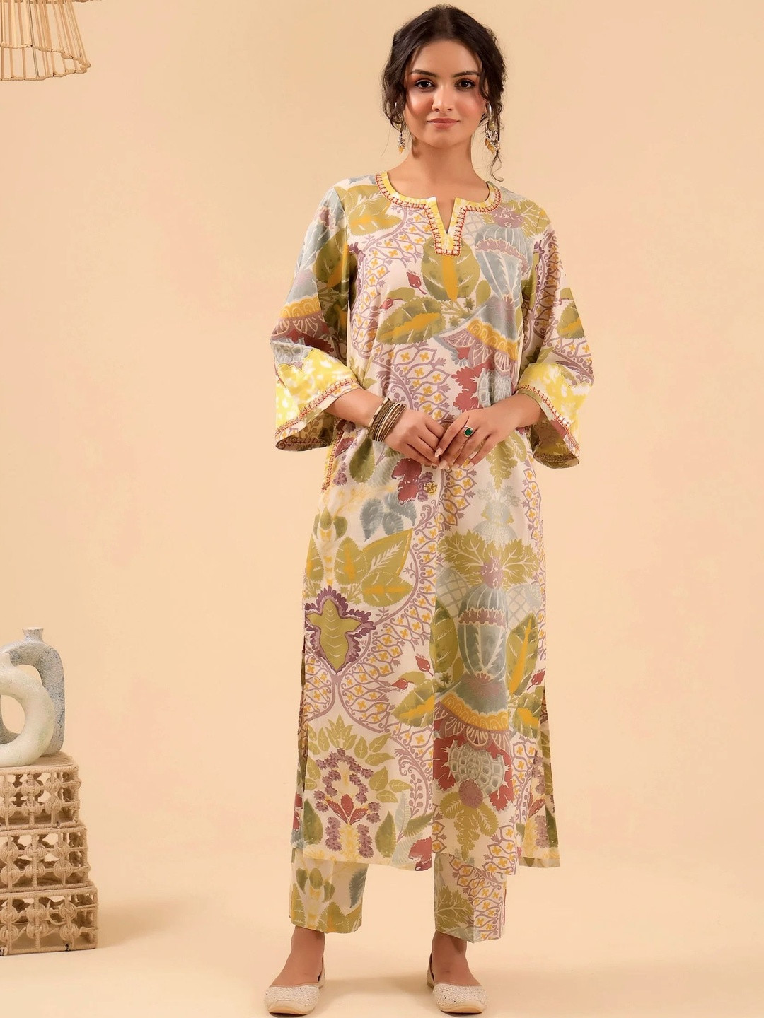 TEXSTILE Floral Printed Notch Neck Kurta With Trousers