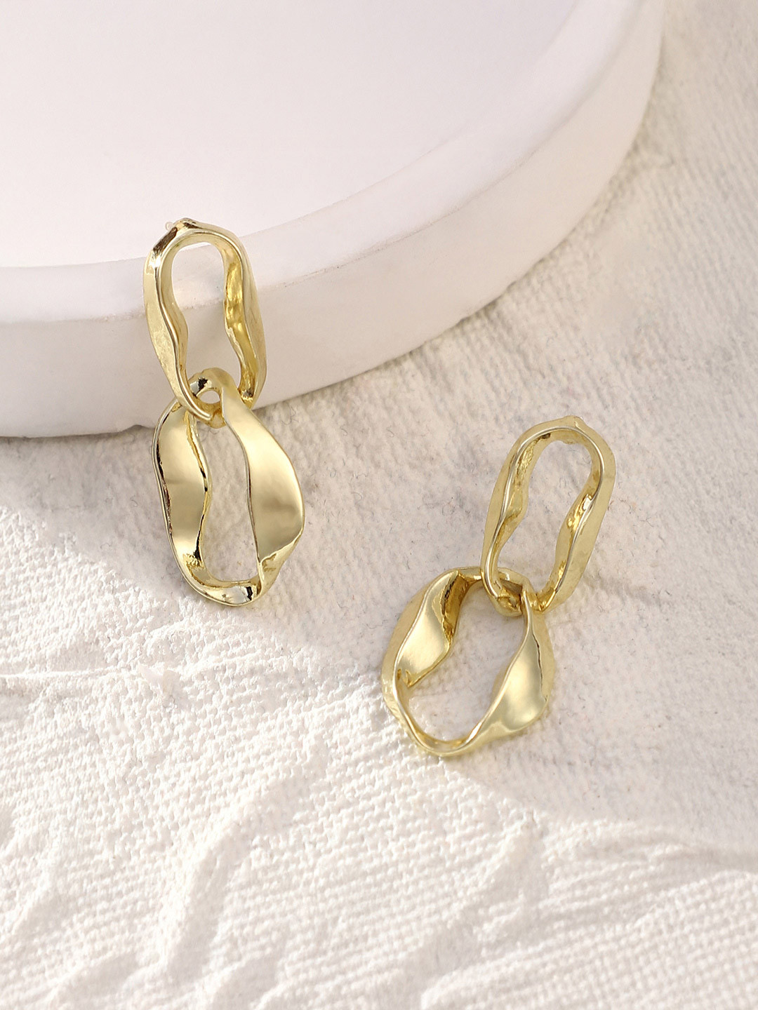 SOHI Gold-Plated The Hollow-Shell Shaped Drop Earrings