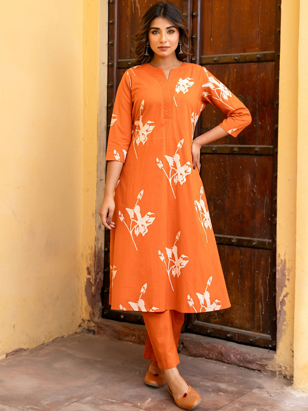 HOUSE OF MORA Floral Printed Pure Cotton Kurta With Trouser