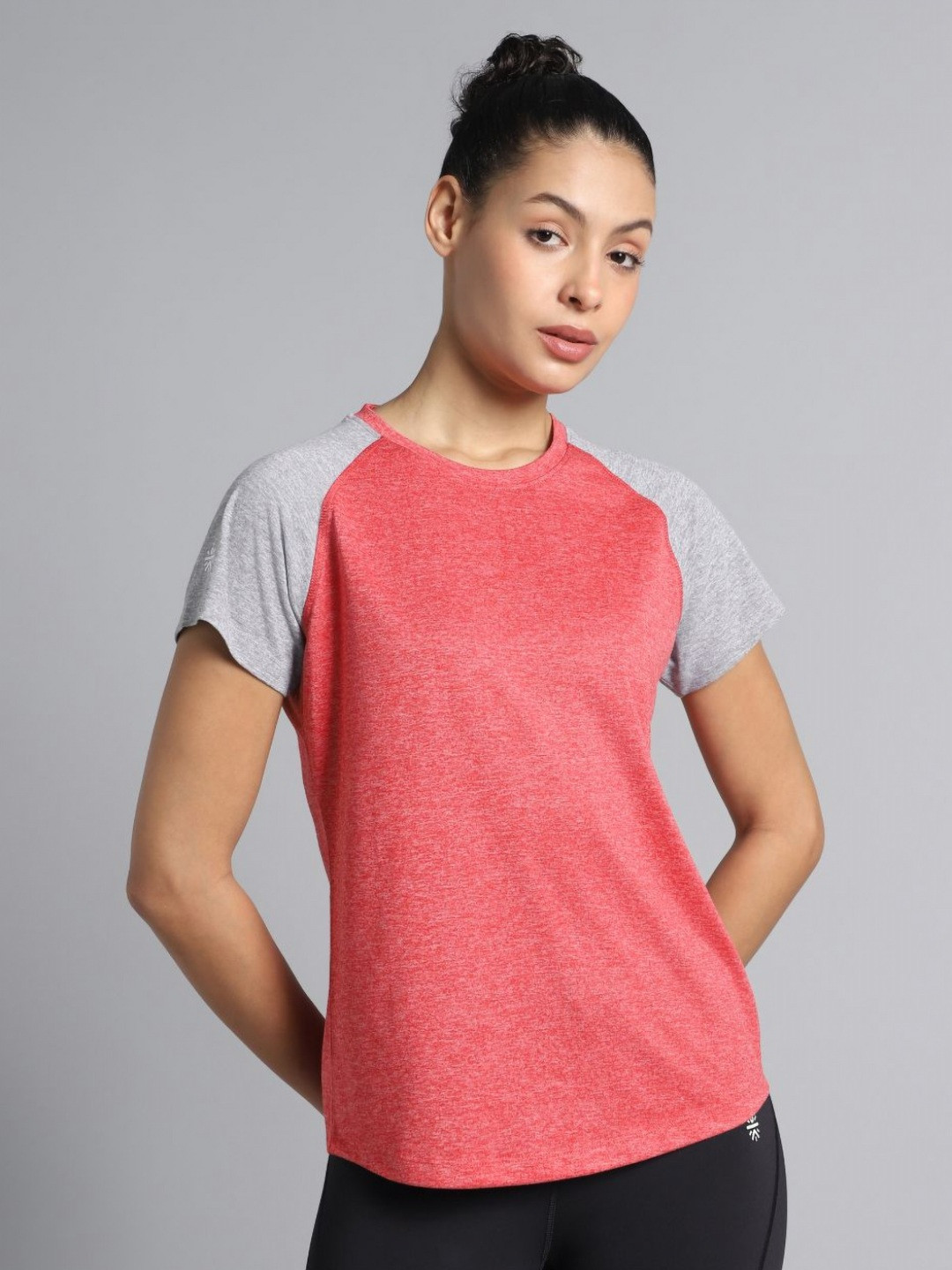 CULT Women Red Active COMFORtechColorblock T-shirt