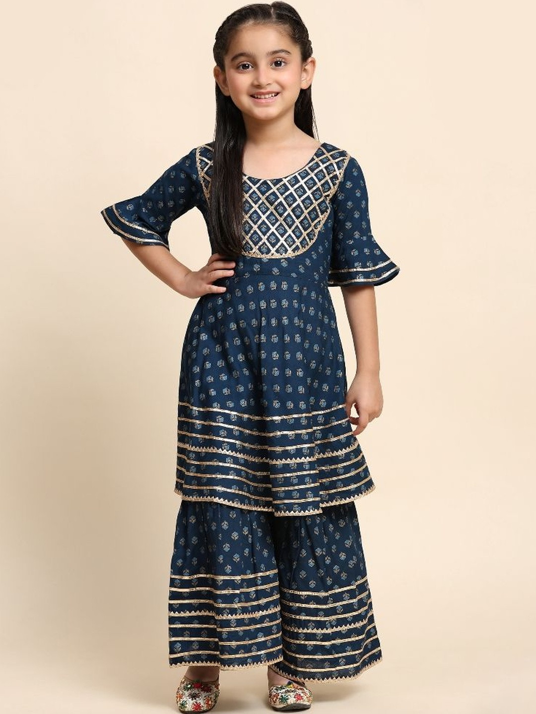 PAVITRA Girls Floral Printed Empire Gotta Patti Anarkali Kurta With Sharara