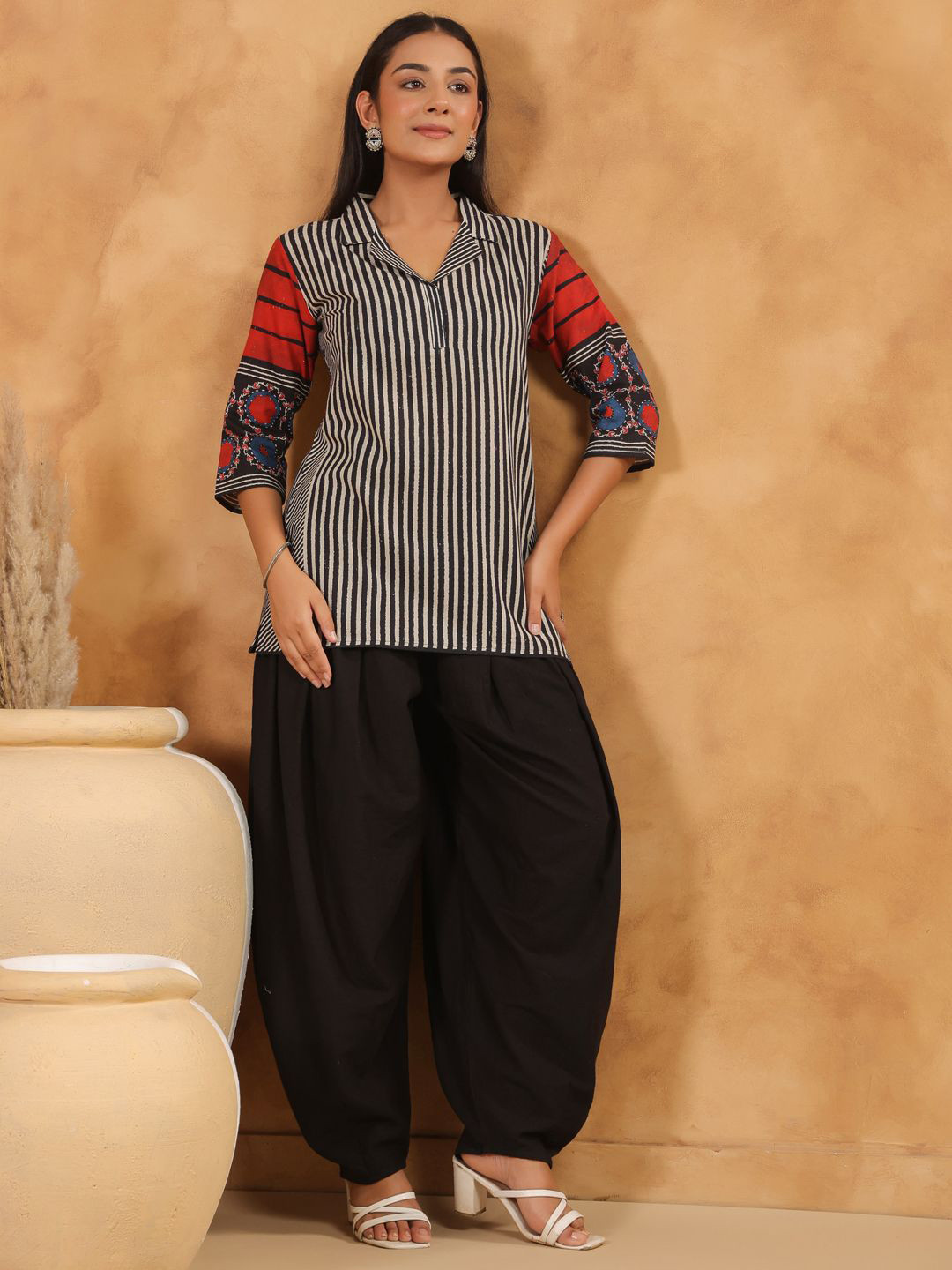 Span Women Striped Daily Cotton Straight Kurta