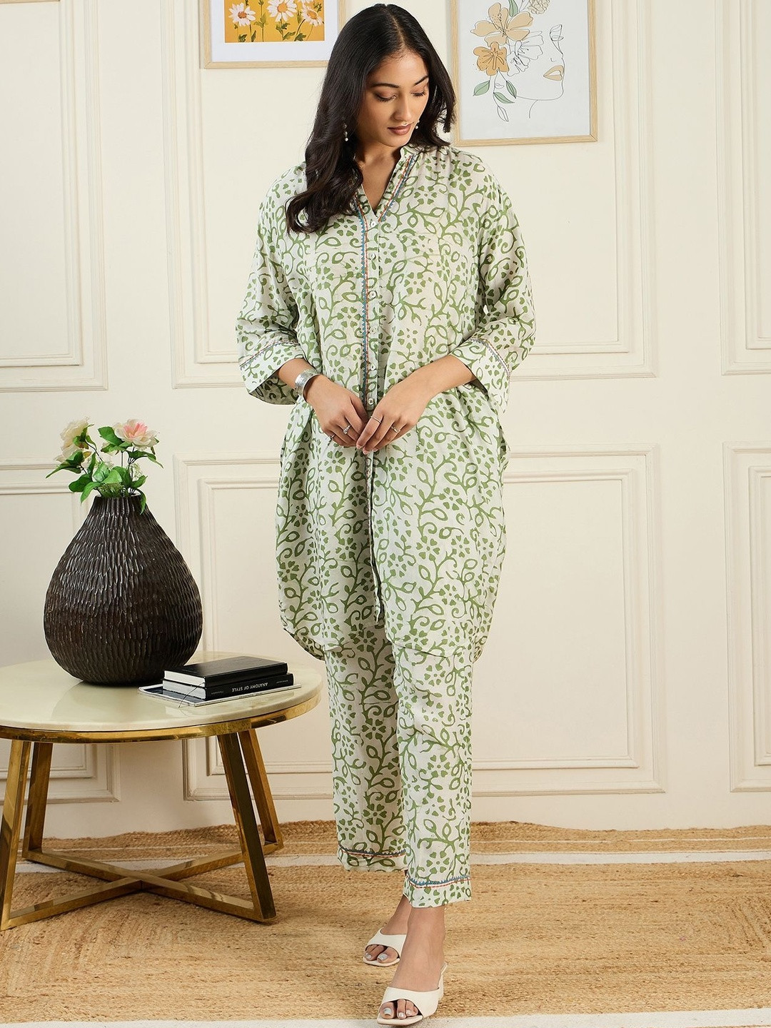 STADO Women Green Floral Printed Regular Kurta with Trousers