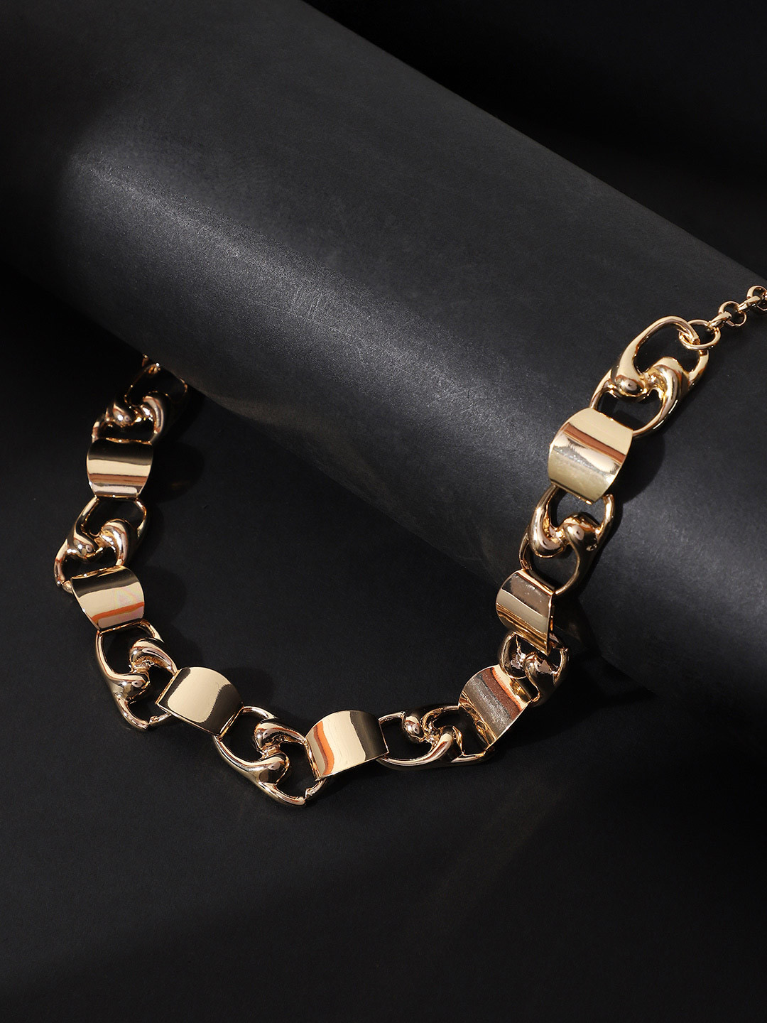 SOHI Gold-Plated The SwirlBlock-Link Chain Necklace