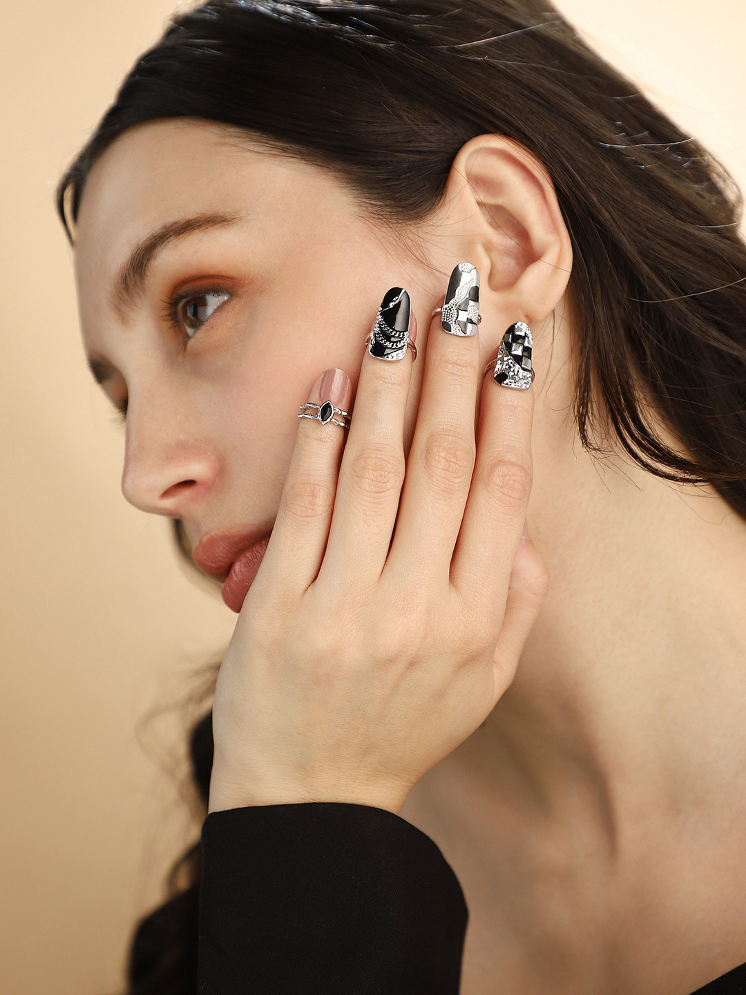 SOHI The Corroded-Checks Set Of 4 Silver-Plated Artificial Stone Studded Nail Finger Rings