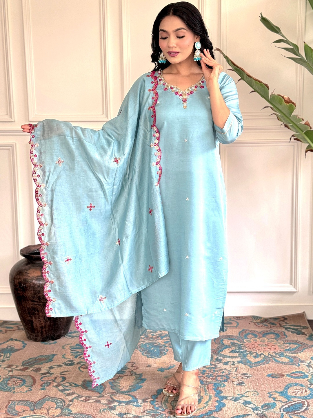 AG TEXTILE Floral Embroidered Straight Chanderi Silk Kurta With Trousers & Dupatta