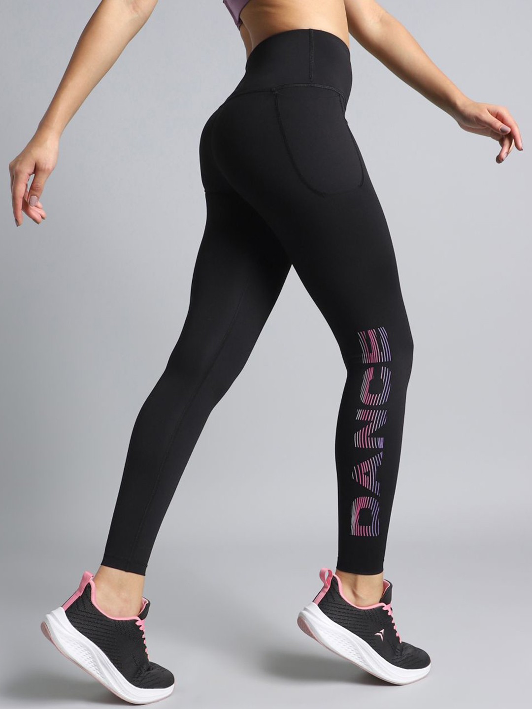 CULT Women Black Move It COMFlex Tights