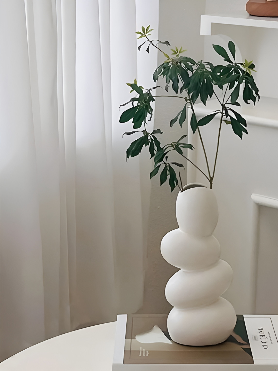 THE SACRED GIFTS White Pebble Ceramic Flower Vases