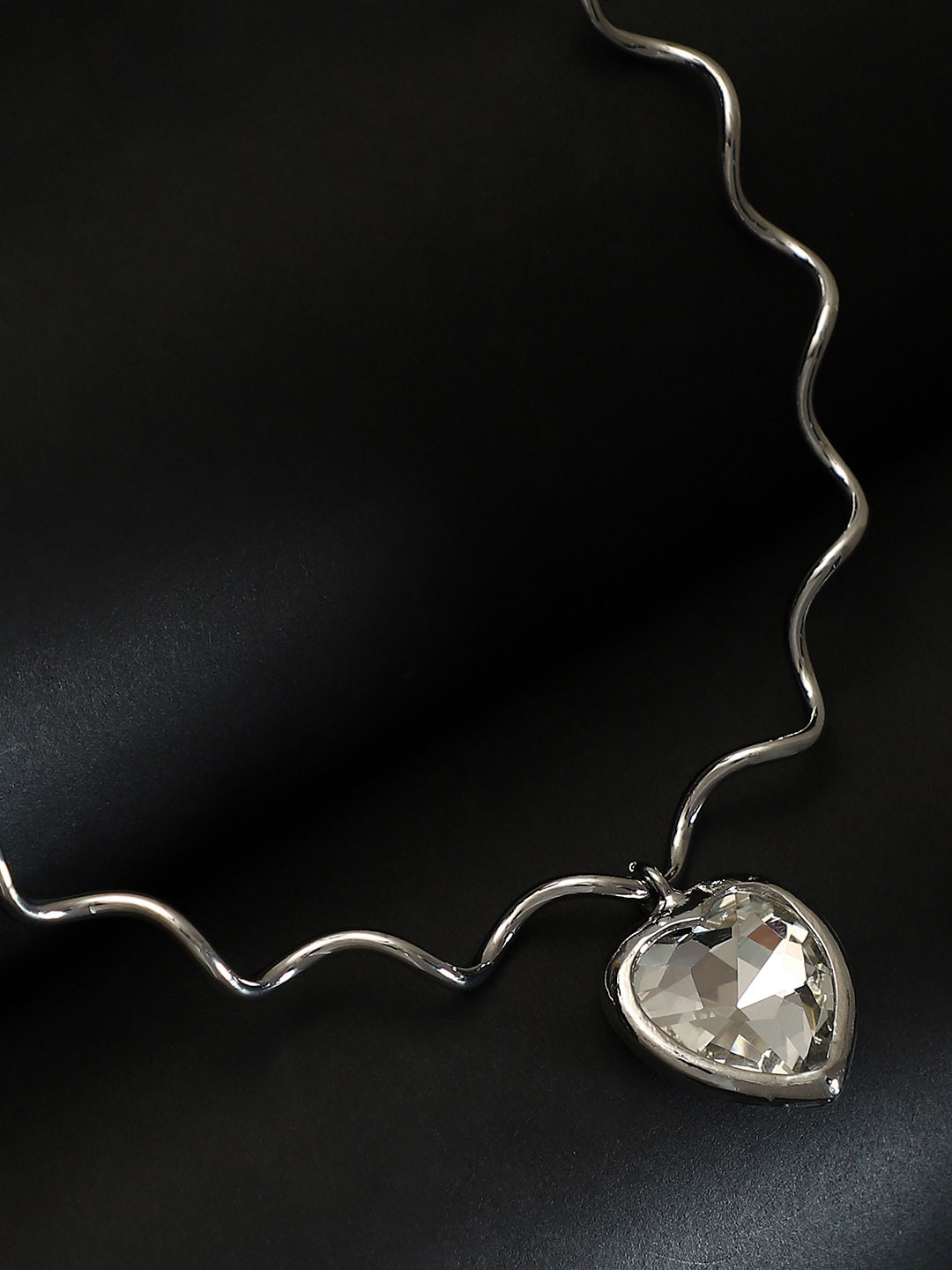 SOHI Silver-Plated Stone-Studded The Coil Coeur Collar Heart Shaped Pendant With Chain