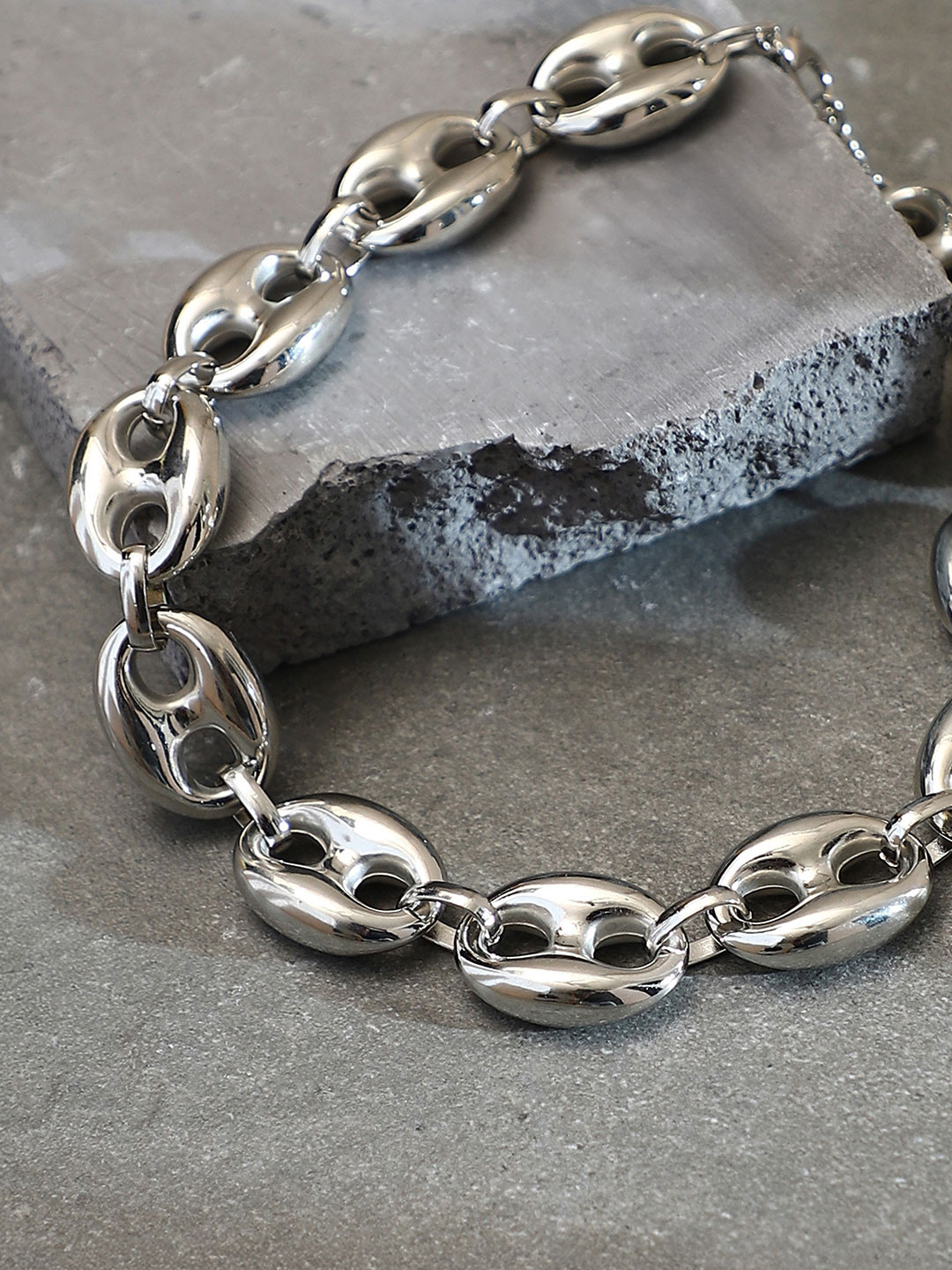 SOHI Silver-Plated Chunky Coffee-Bean Minimal Necklace