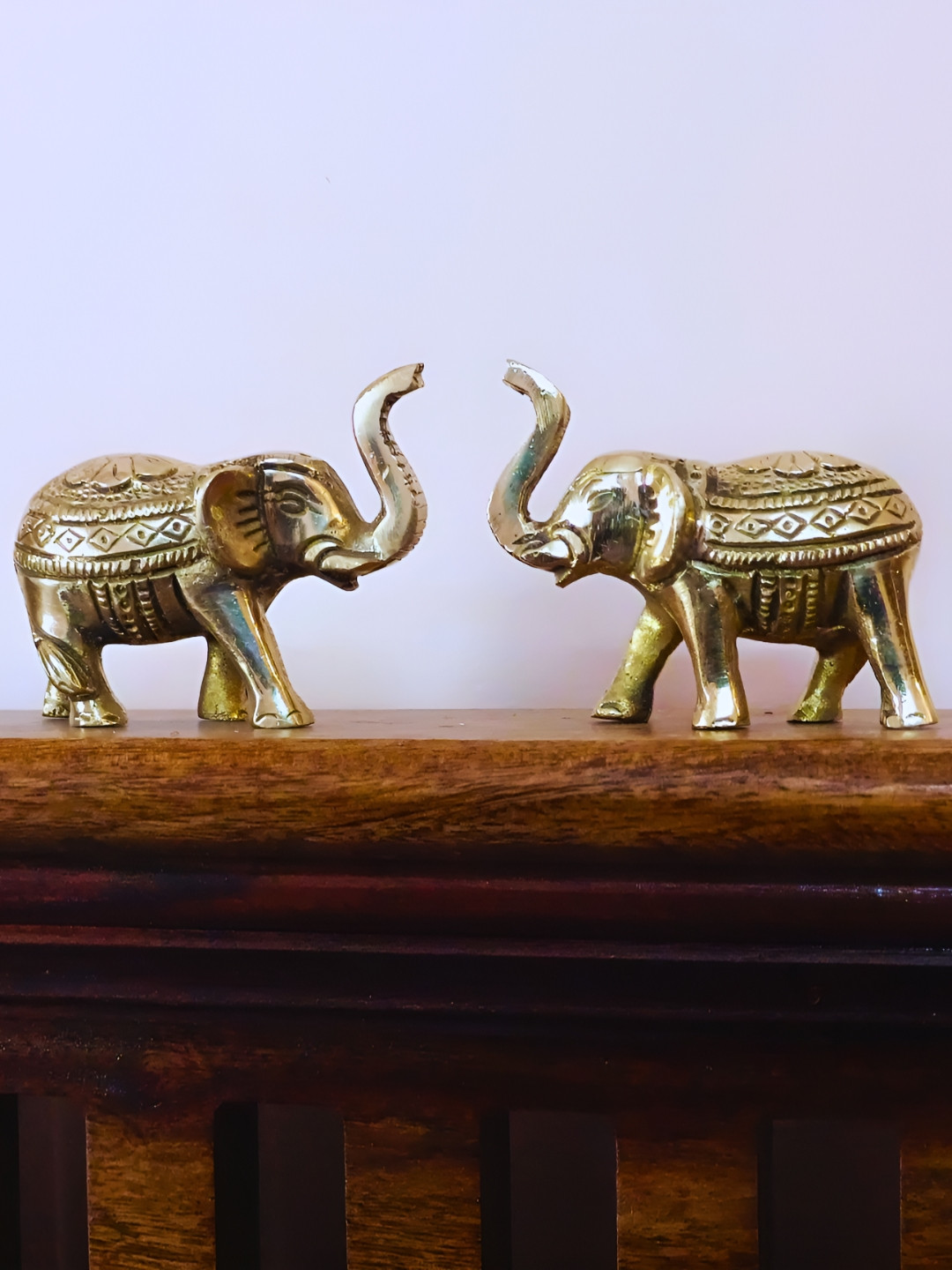 ANTIQAR 2 Pieces Gold-Toned Carved Elephant Showpieces