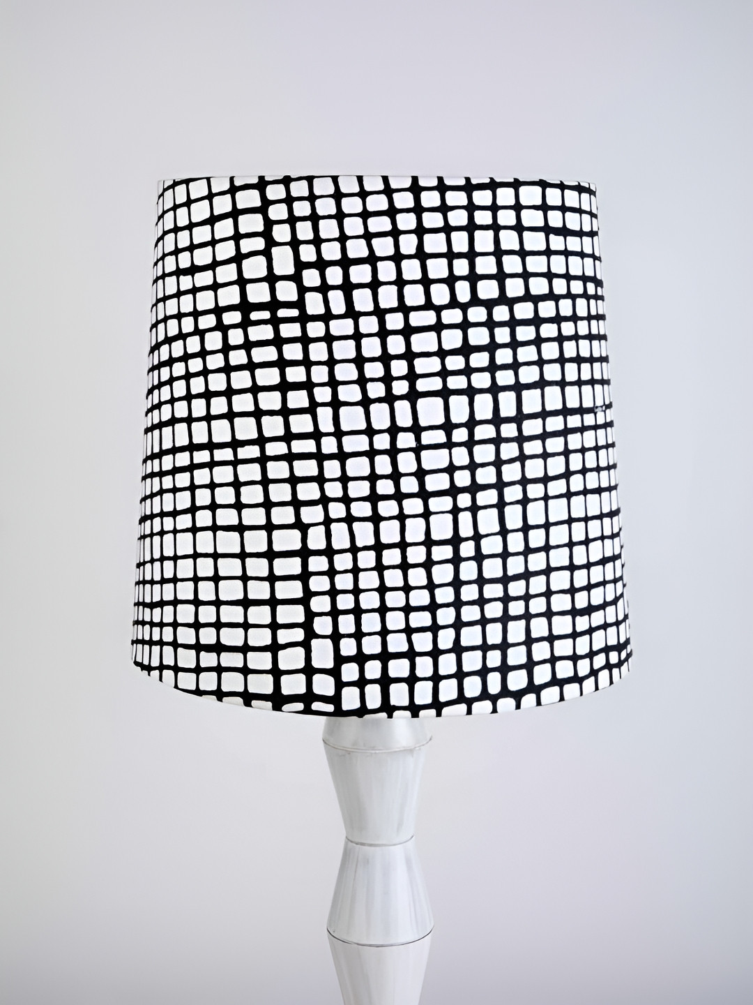 FREEDOM TREE Grille White & Black Checked Printed Cylinder Shaped Floor Lamp