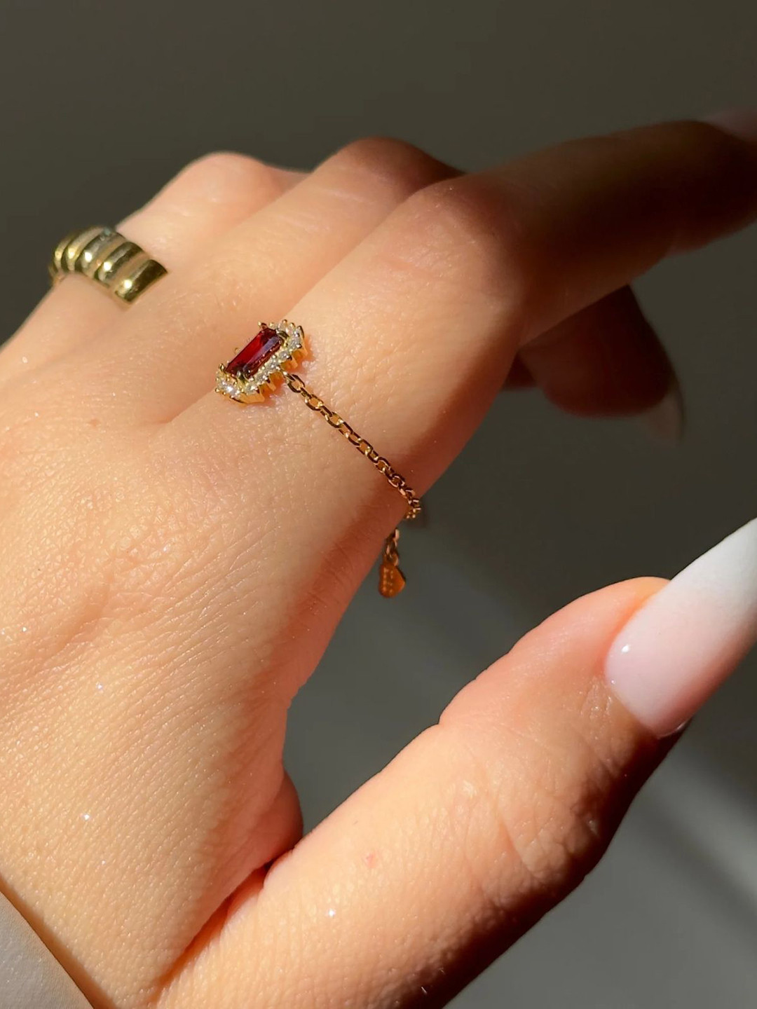 Zarkan 925 Hallmark Silver Red Vintage Halo Gold Plated Chain Ring