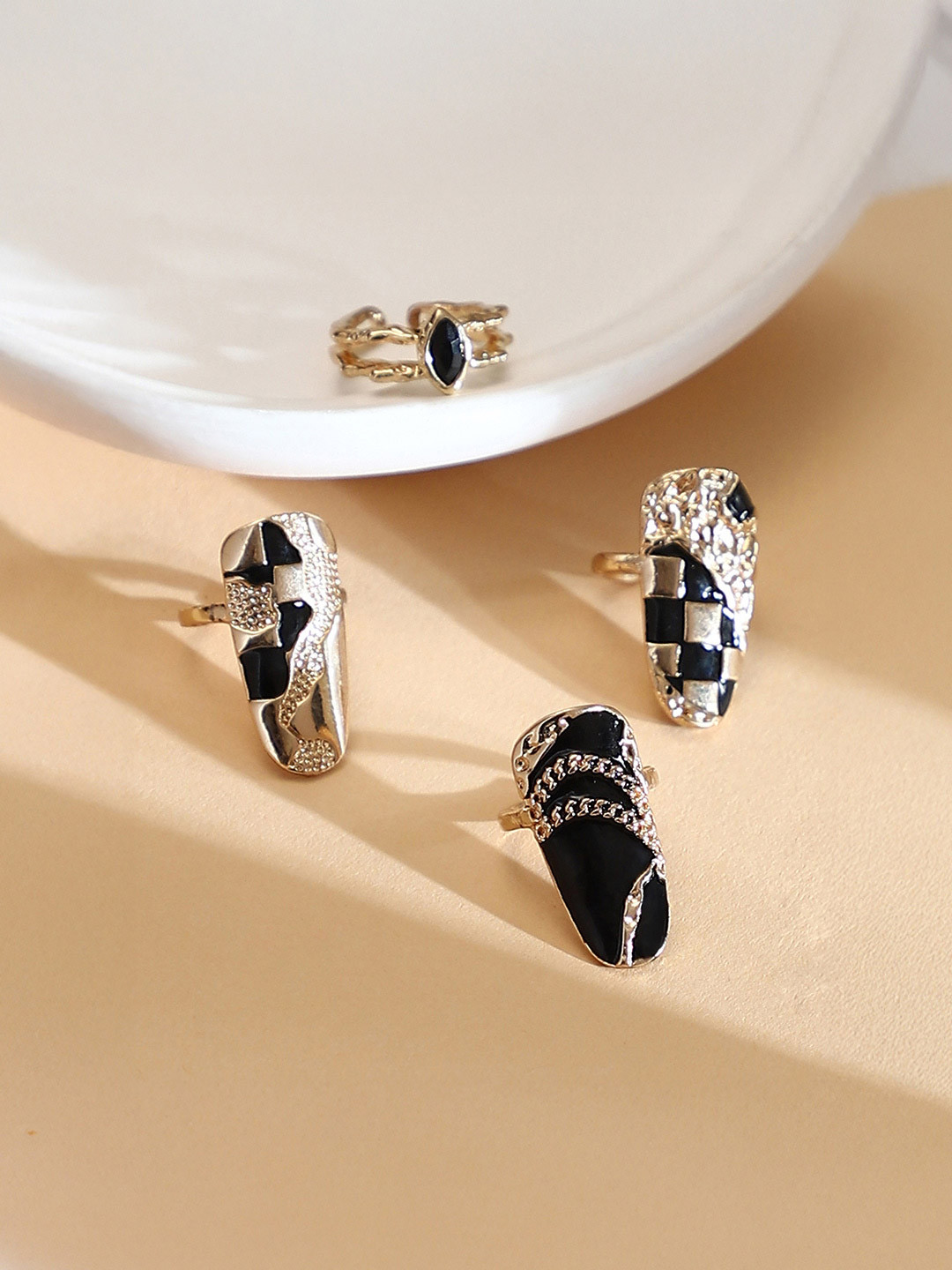 SOHI The Corroded-Checks Set Of 4 Gold-Plated Nail Finger Rings