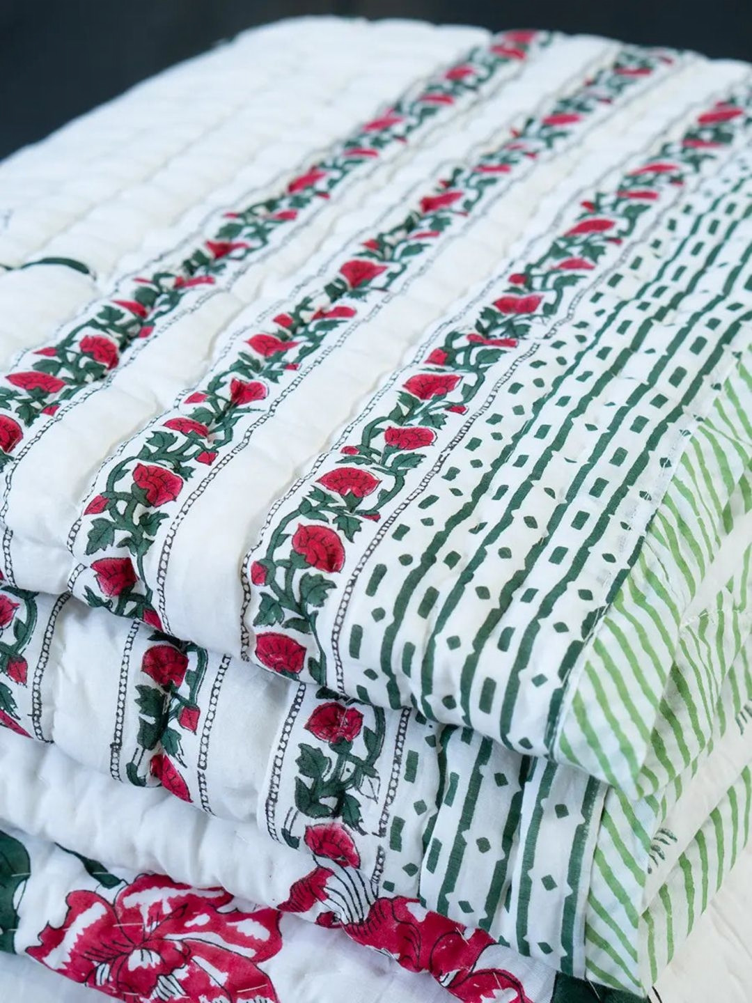 The Jaipur Wala Red & Green Floral Printed Cotton Quilt