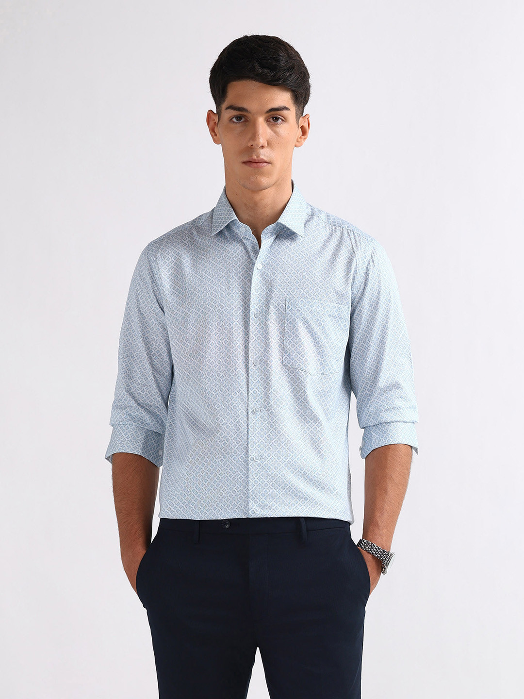 Arrow Manhattan Ethnic Print Pure Cotton Cutaway Collar Slim Fit Formal Shirt