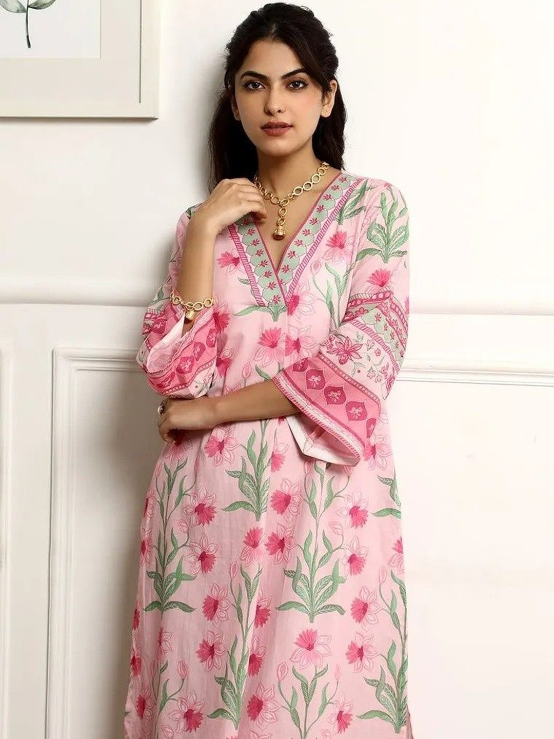 MARQUISA Women Floral Printed V-Neck Kurta with Trousers & Dupatta