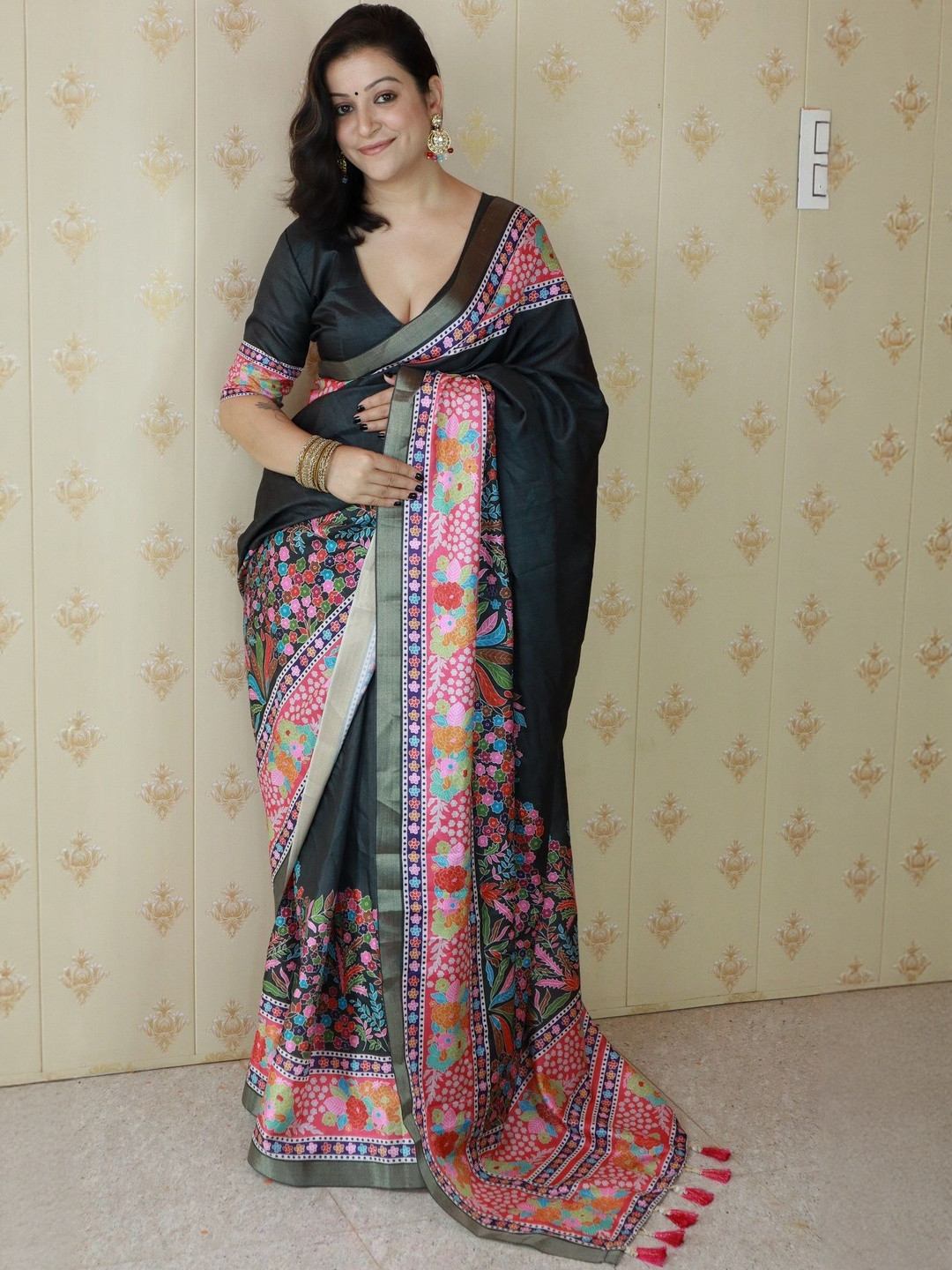 Suha Women Black Tissue Silk Fabric With Zari Woven Work Ethnic Saree