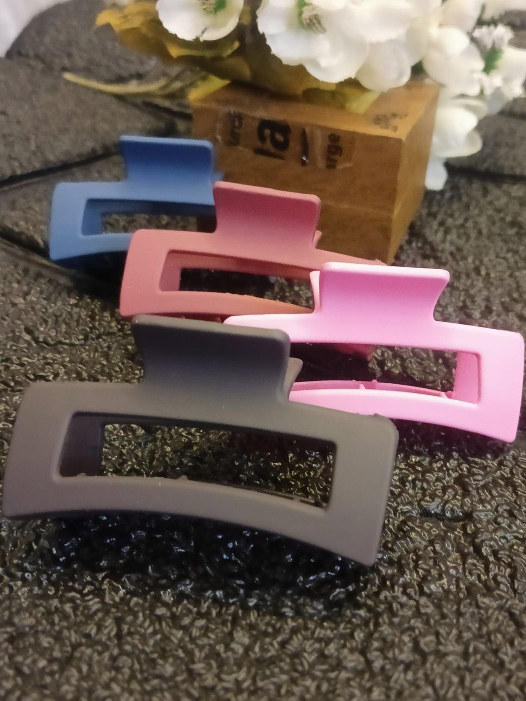 STING BEE Women Multicolor Pack of 4 Plastic Hair Clips