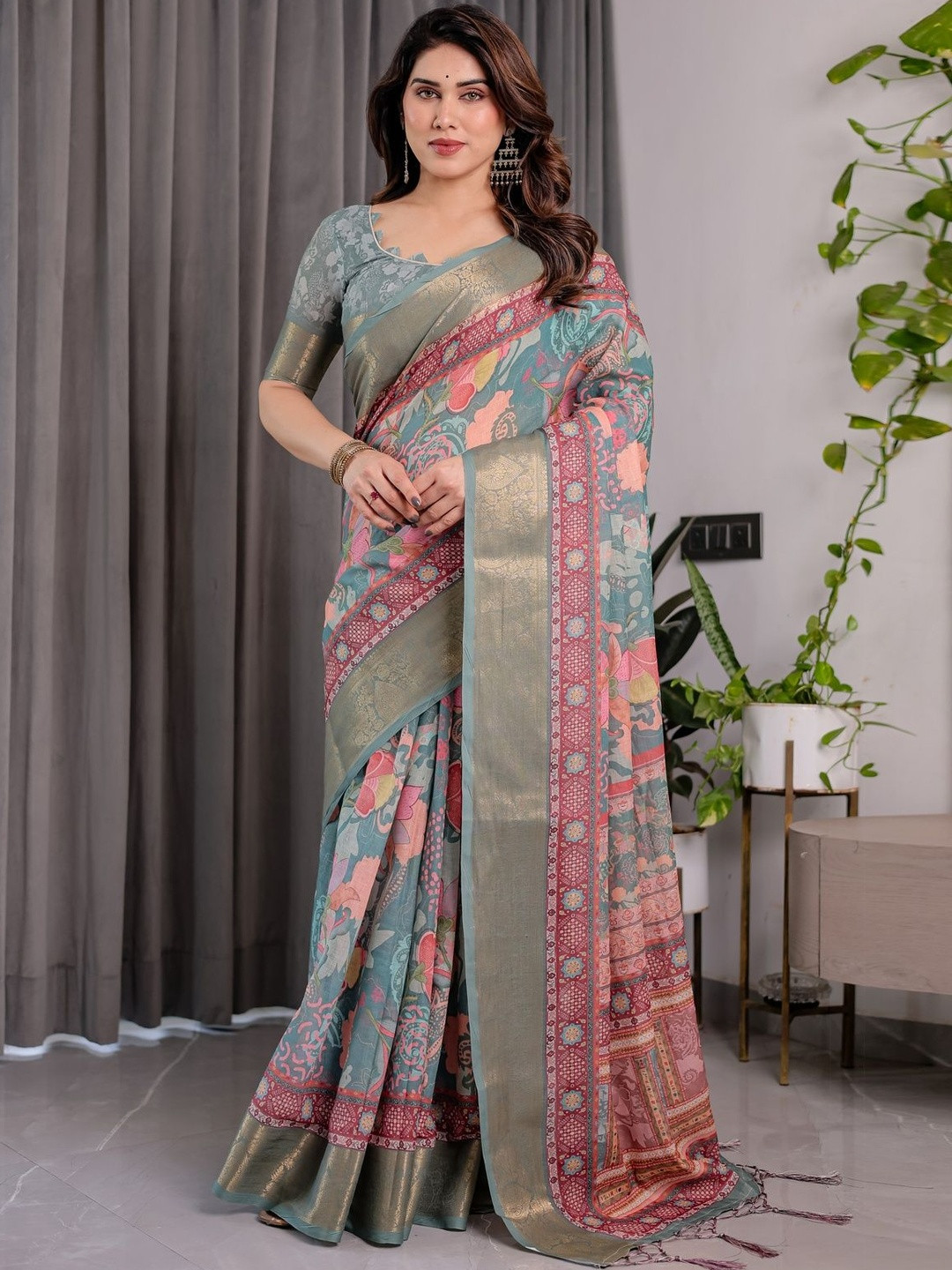 MAHARANI COUTURE Ethnic Motifs Pure Cotton Jamdani Saree with Traditional Prints & Tassels