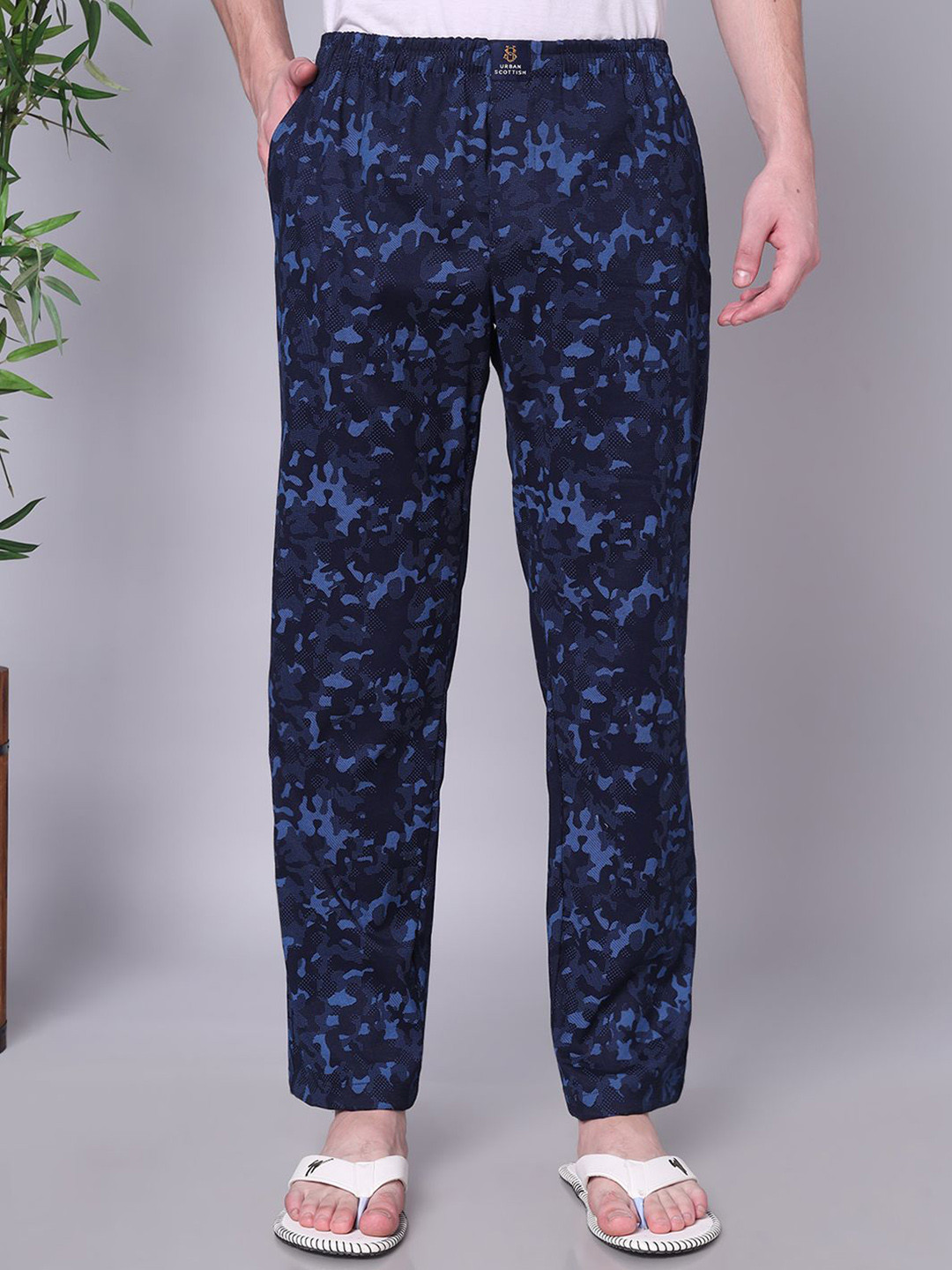URBAN SCOTTISH Men Camoflauge Printed Pure Cotton Lounge Pants