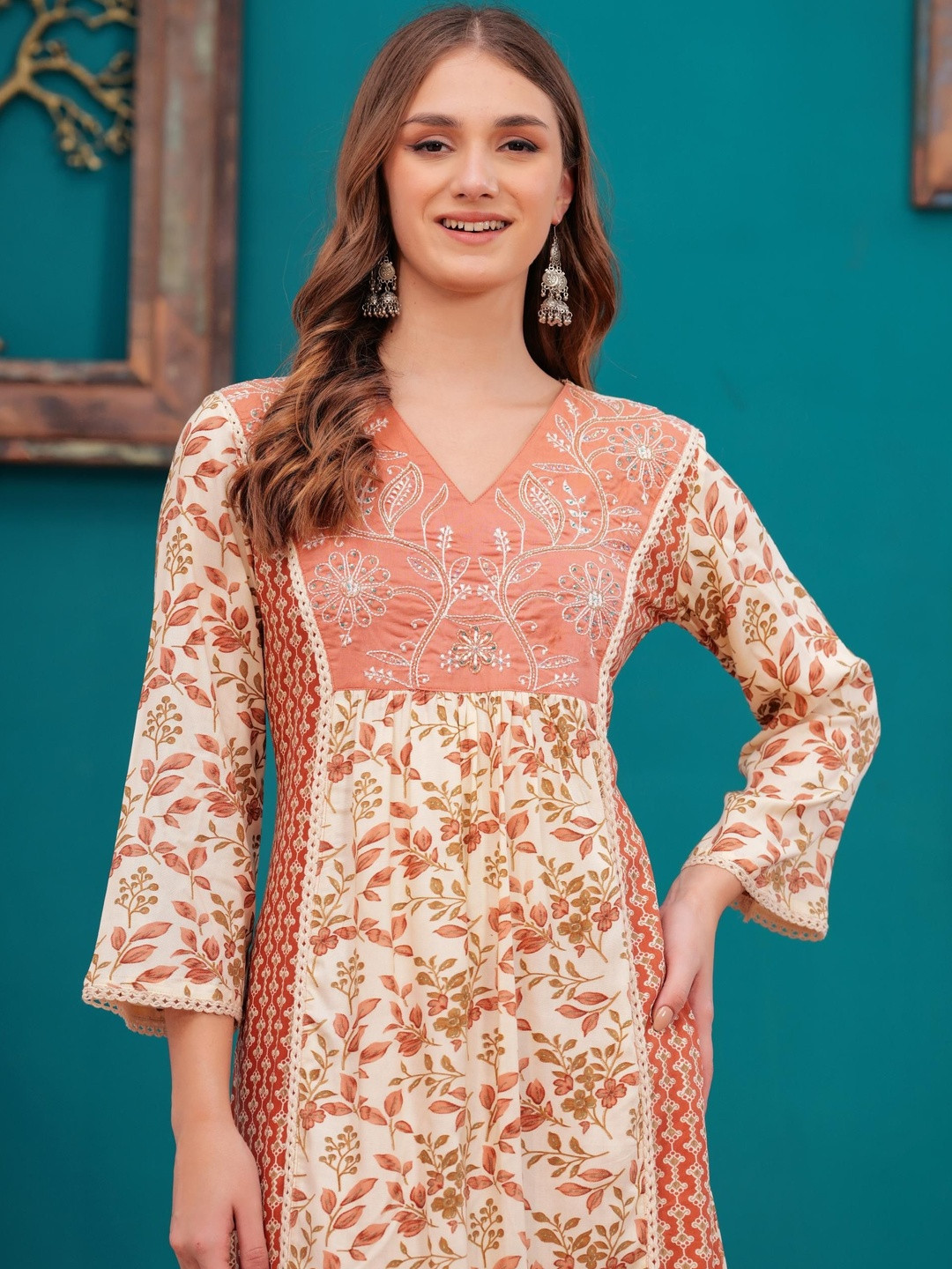 HIGHLIGHT FASHION EXPORT Ethnic Motifs Printed Panelled Thread Work Kurta With Trousers