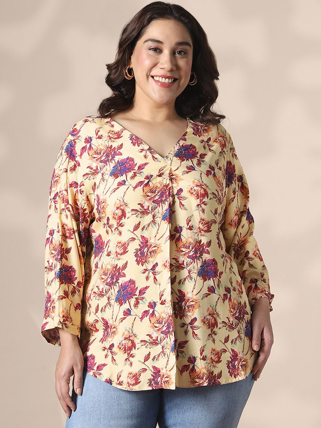 Globus Gloplus Women Plus Size Floral Printed V-Neck Curved Hem Top