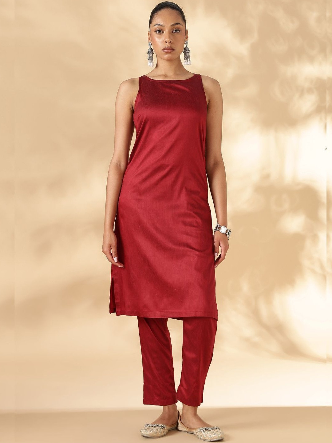 Abhishti Women Regular Kurta With Narrow Straight Trousers